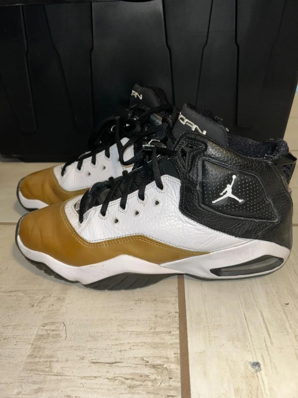🖤✨ Jordan Flight Club Basketball Sneakers – White / Gold / Black High Top Shoes